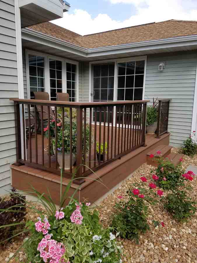 what-kind-of-decking-material-should-i-use-1706
